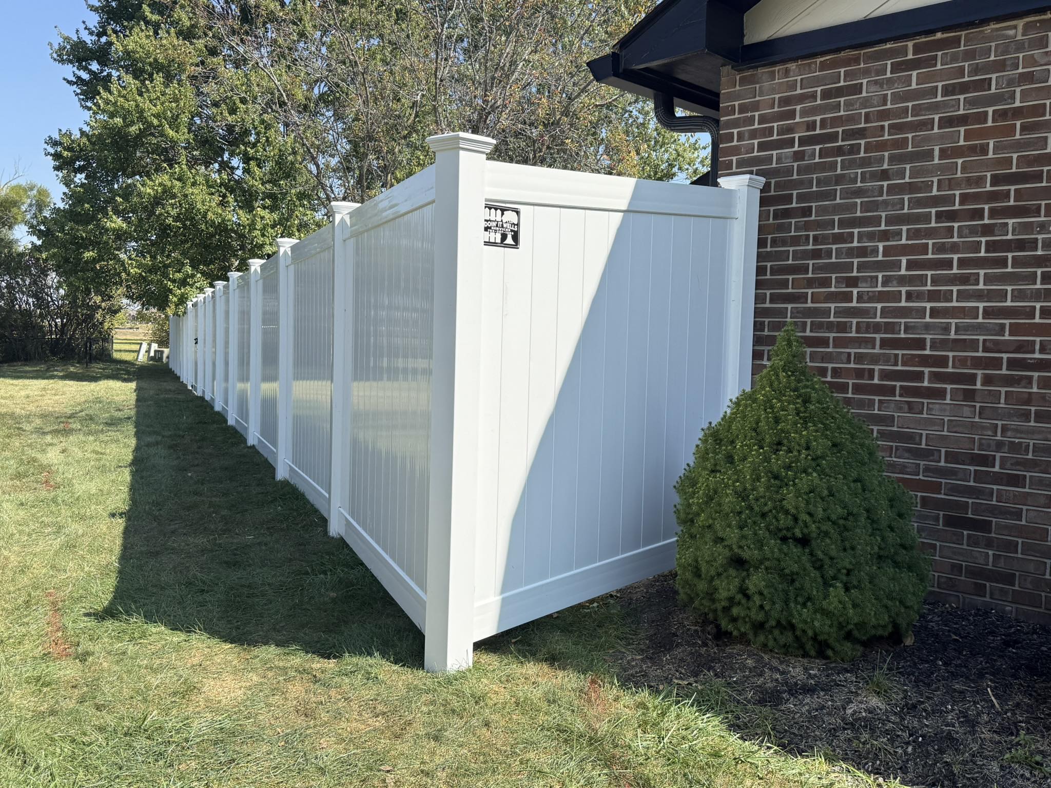 Lafayette IN Vinyl Fence Services | Doin' It Wells